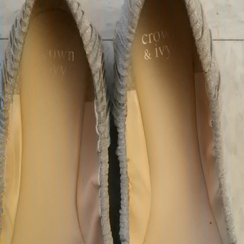 Shoes - Picture 2 of 4